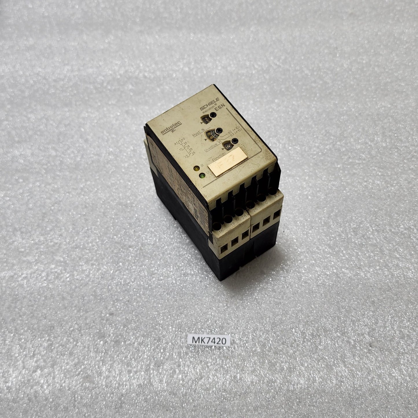 ENTRELEC SCHIELE ESN VOLTAGE MONITORING RELAY 2.450.211.02 220-240V