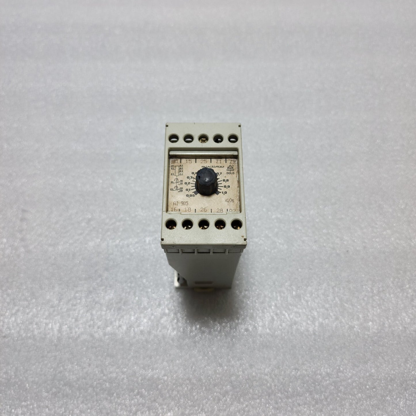 DOLD AI 905.81/66 SAFETY RELAY 220V