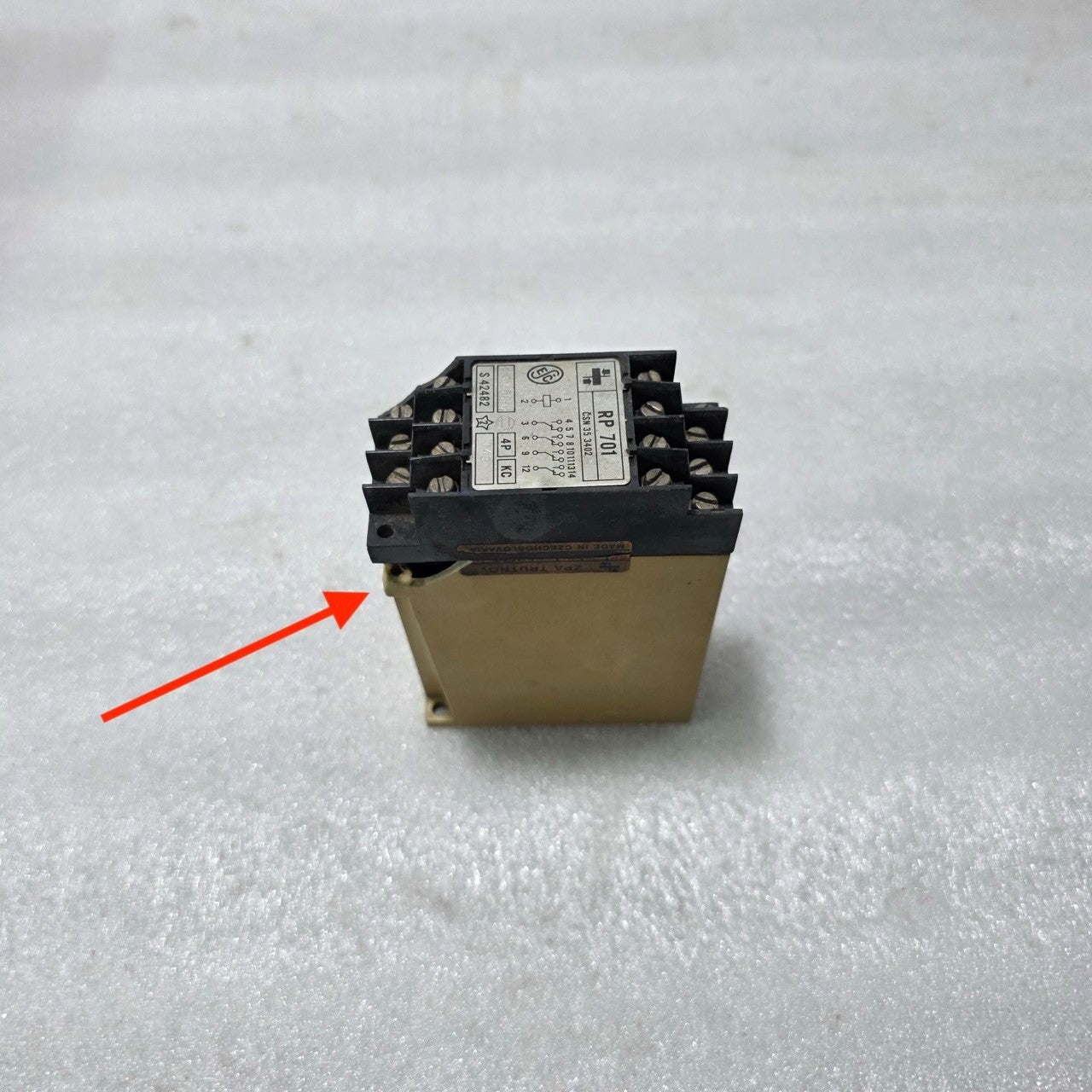 RP 701 ELECTROMECHANICAL RELAY 110V AC 4P 50HZ | ČSN 35 3402 BROKEN BODY