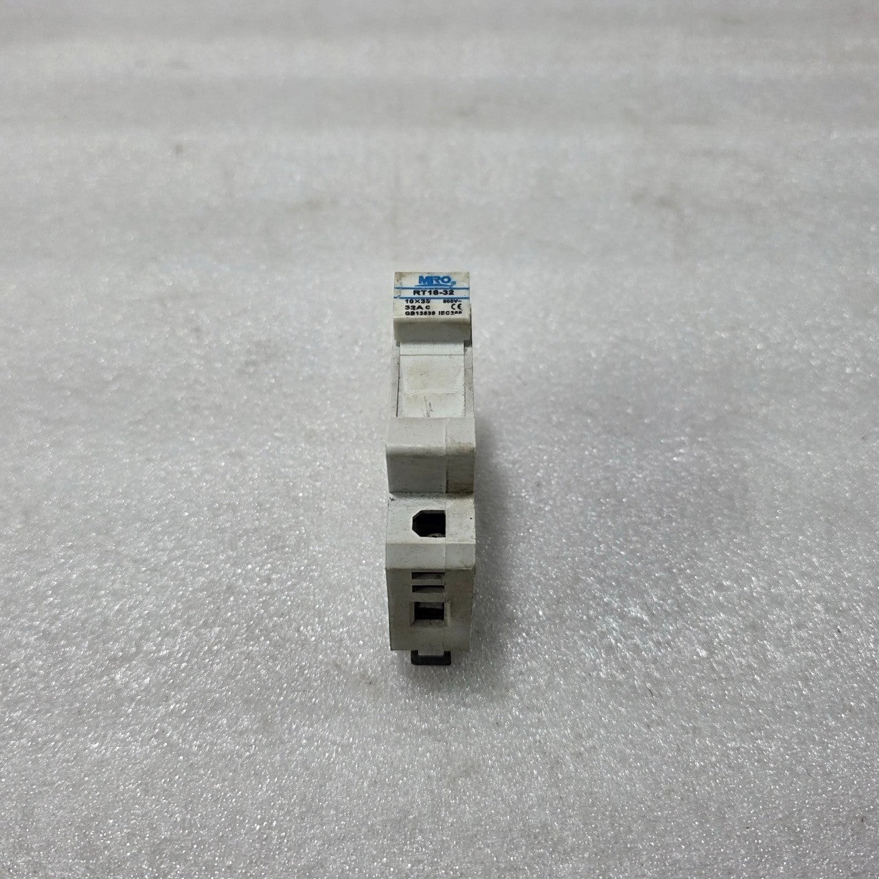 MRO RT18-32 10A 800V DIN RAIL FUSE HOLDER | 10×38 MM FUSE BASE