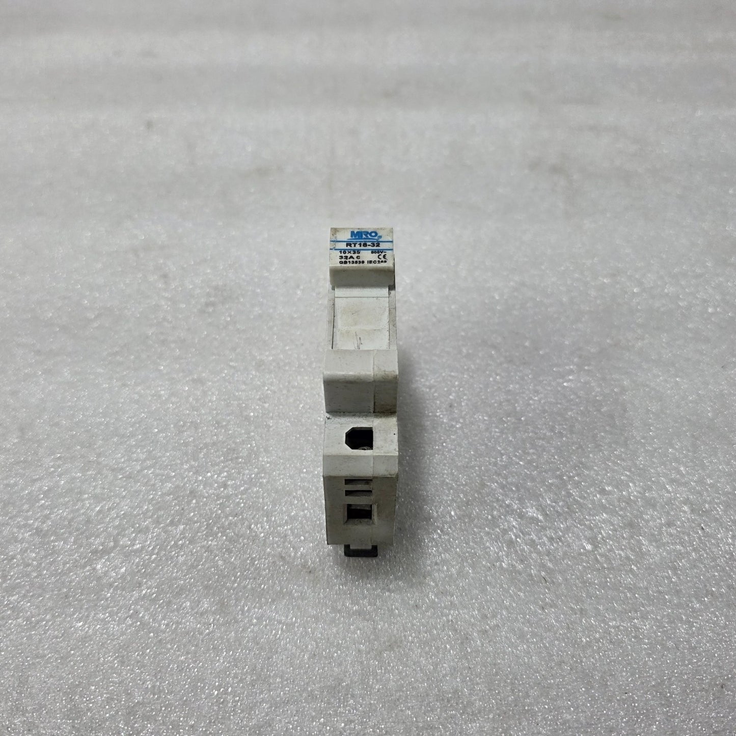 MRO RT18-32 10A 800V DIN RAIL FUSE HOLDER | 10×38 MM FUSE BASE