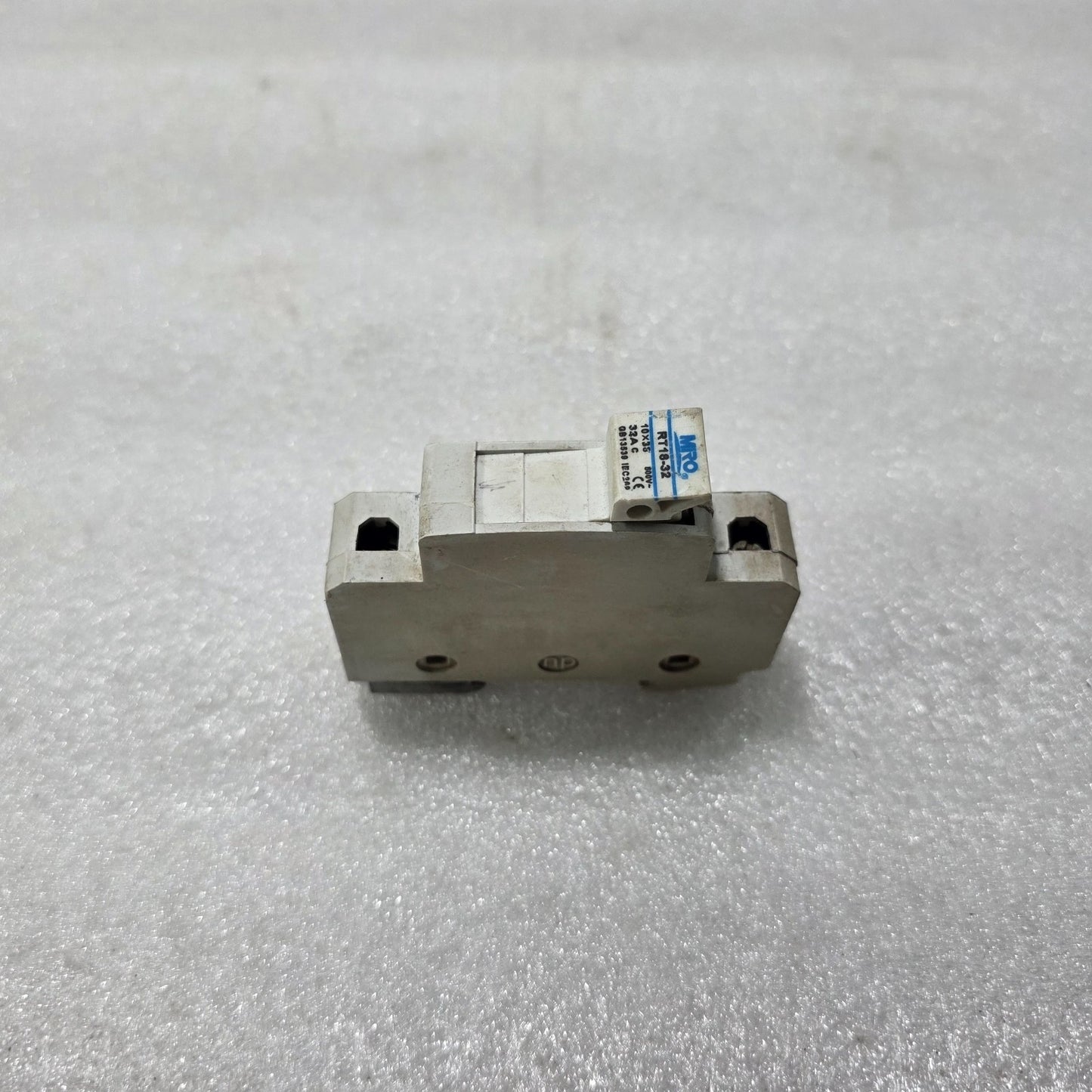 MRO RT18-32 10A 800V DIN RAIL FUSE HOLDER | 10×38 MM FUSE BASE