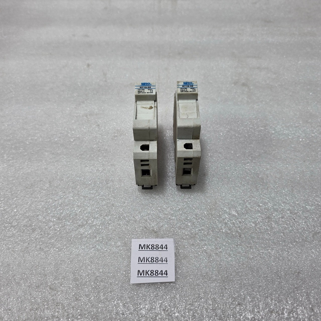 MRO RT18-32 10A 800V DIN RAIL FUSE HOLDER | 10×38 MM FUSE BASE