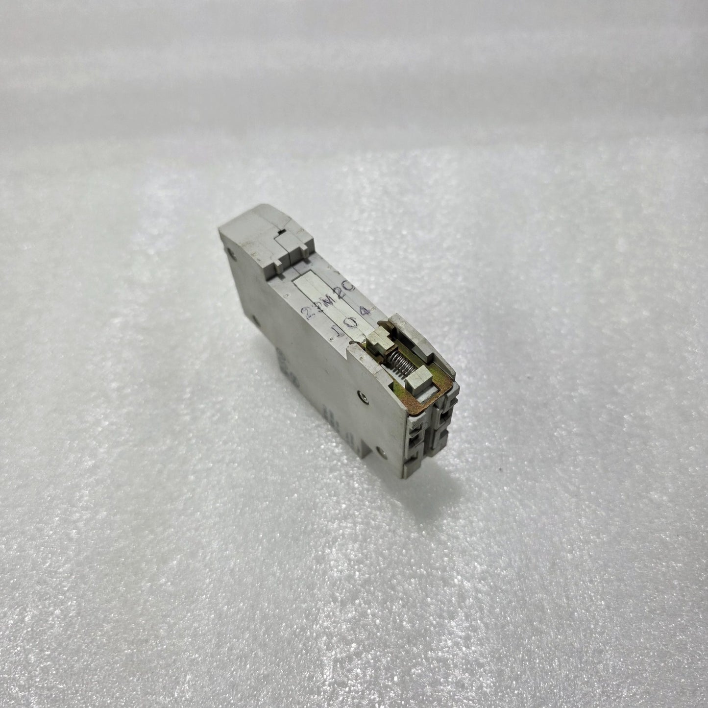 TELEMECANIQUE GC2-M22 MODULAR CONTACTOR RELAY 20A 230V AC COIL DIN RAIL MOUNT