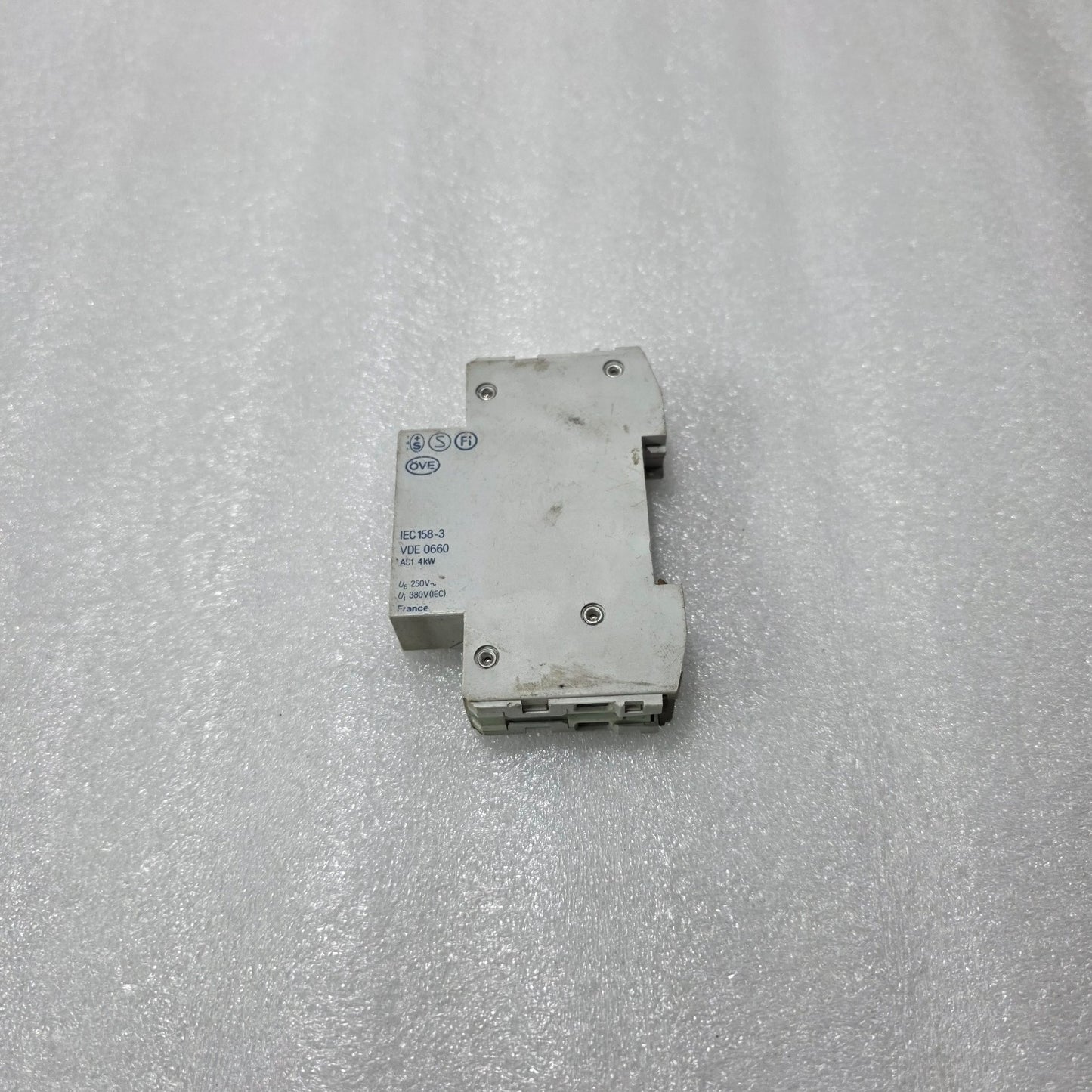 TELEMECANIQUE GC2-M22 MODULAR CONTACTOR RELAY 20A 230V AC COIL DIN RAIL MOUNT