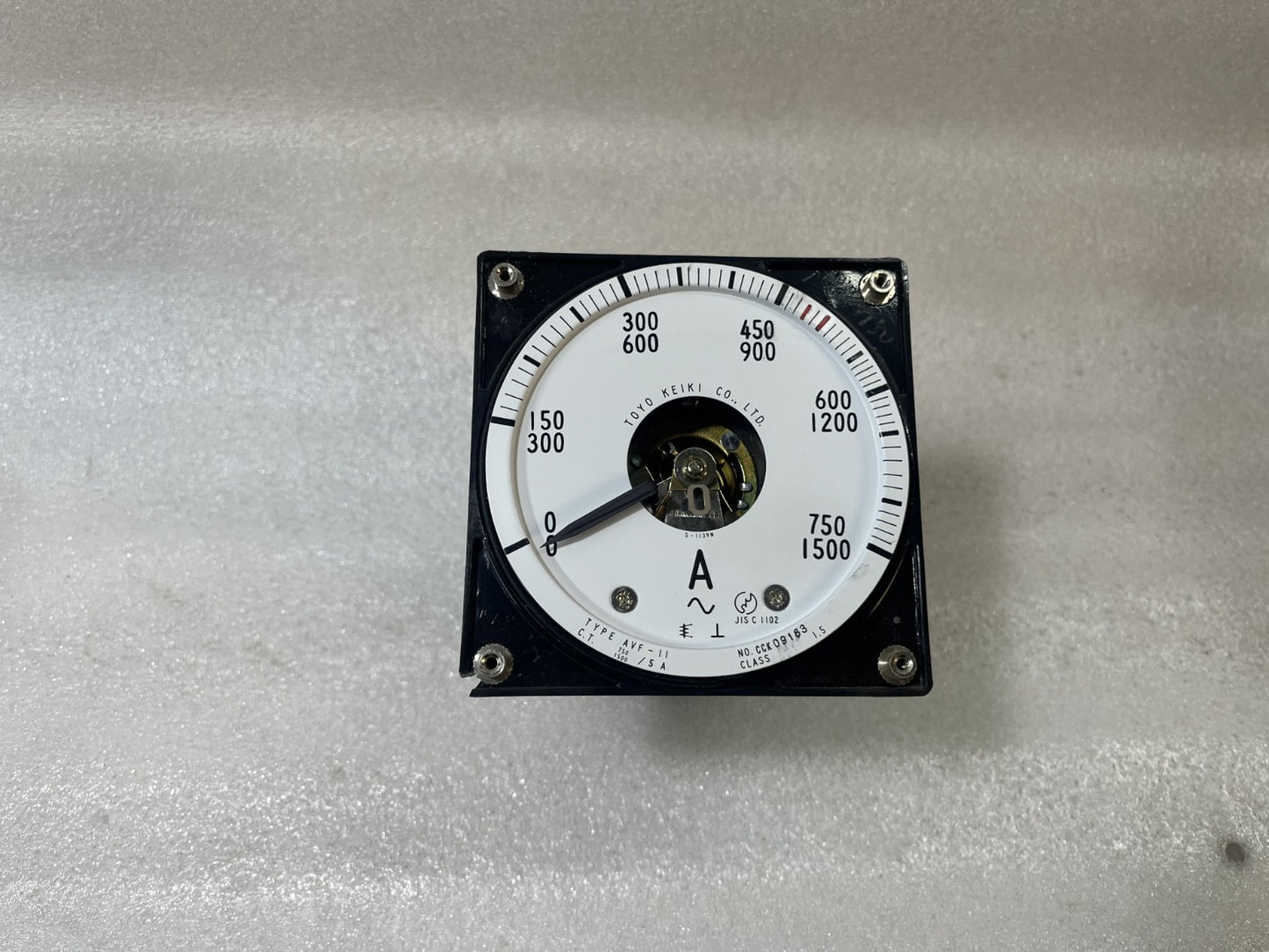 TOYO KEIKI AVF-11 AC AMMETER PANEL METER (0–1500 A, CT 750/1500/5A, DUAL SCALE)