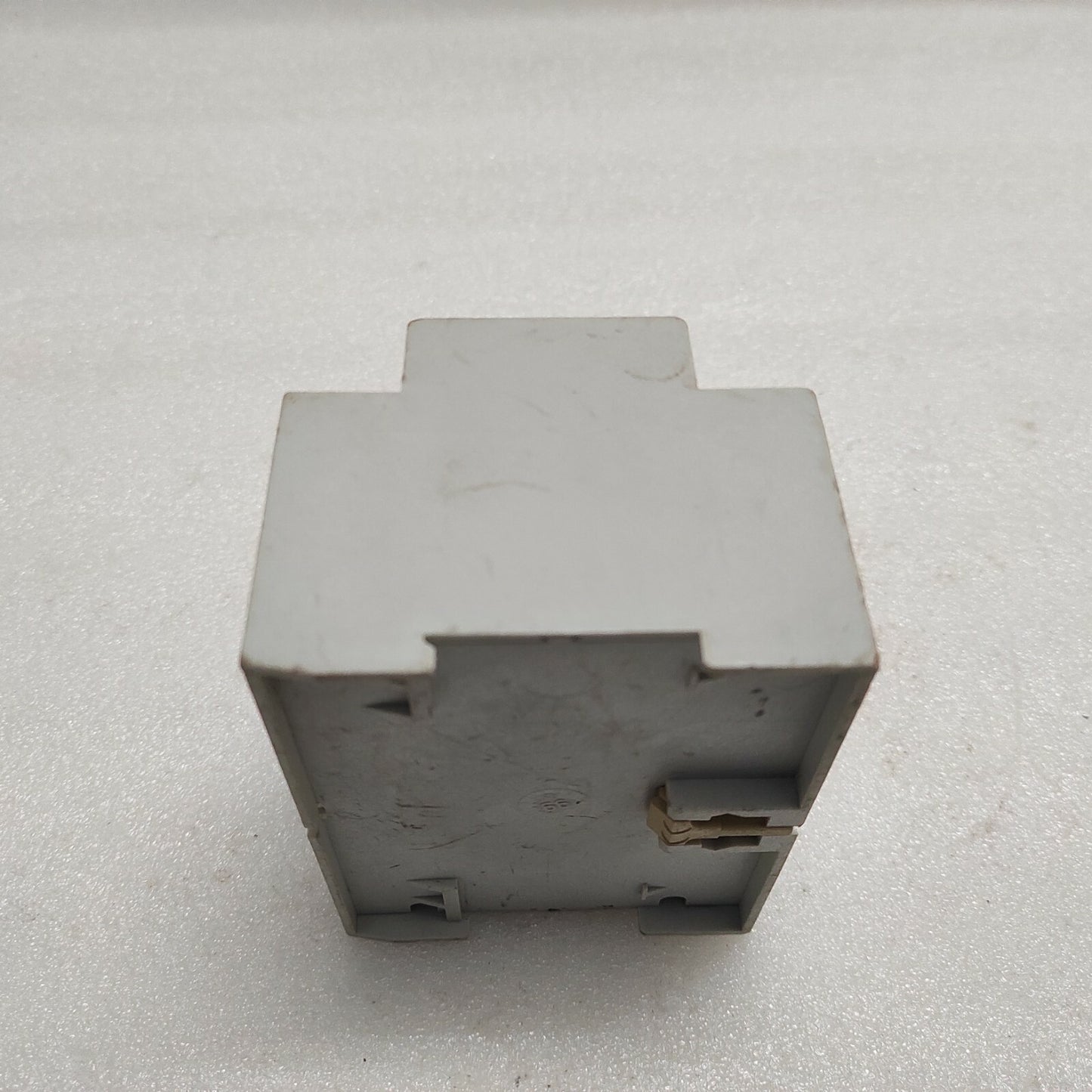 SE MERLIN GERIN M6C CONTROLLER MODULE 33104