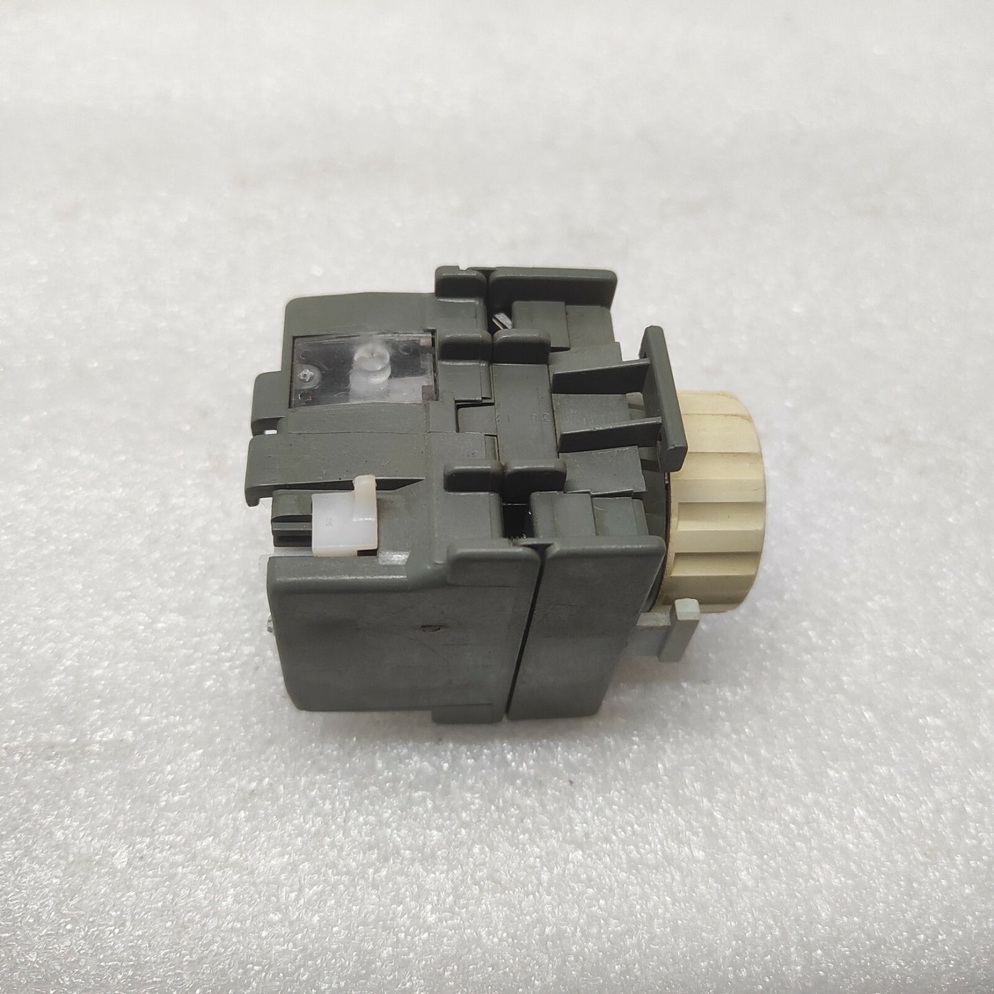 ABB TP40DA CONTACTOR TIMER 1SBN020300R1000  0.1-40SEC
