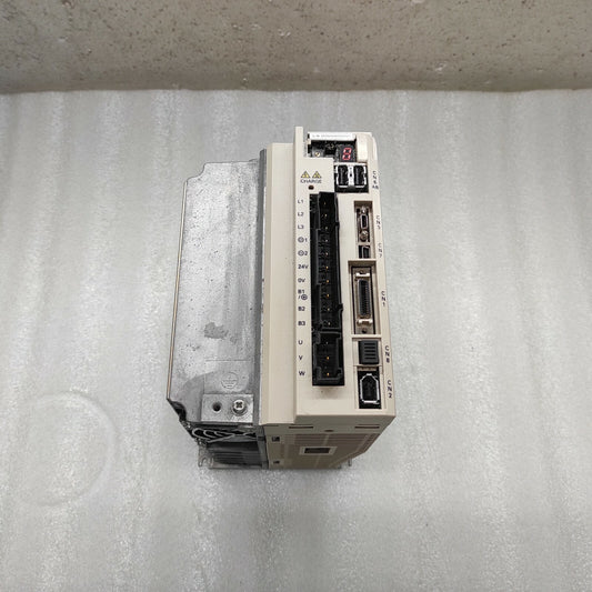 YASKAWA SGDV-1R9D11A020000 SERVOPACK