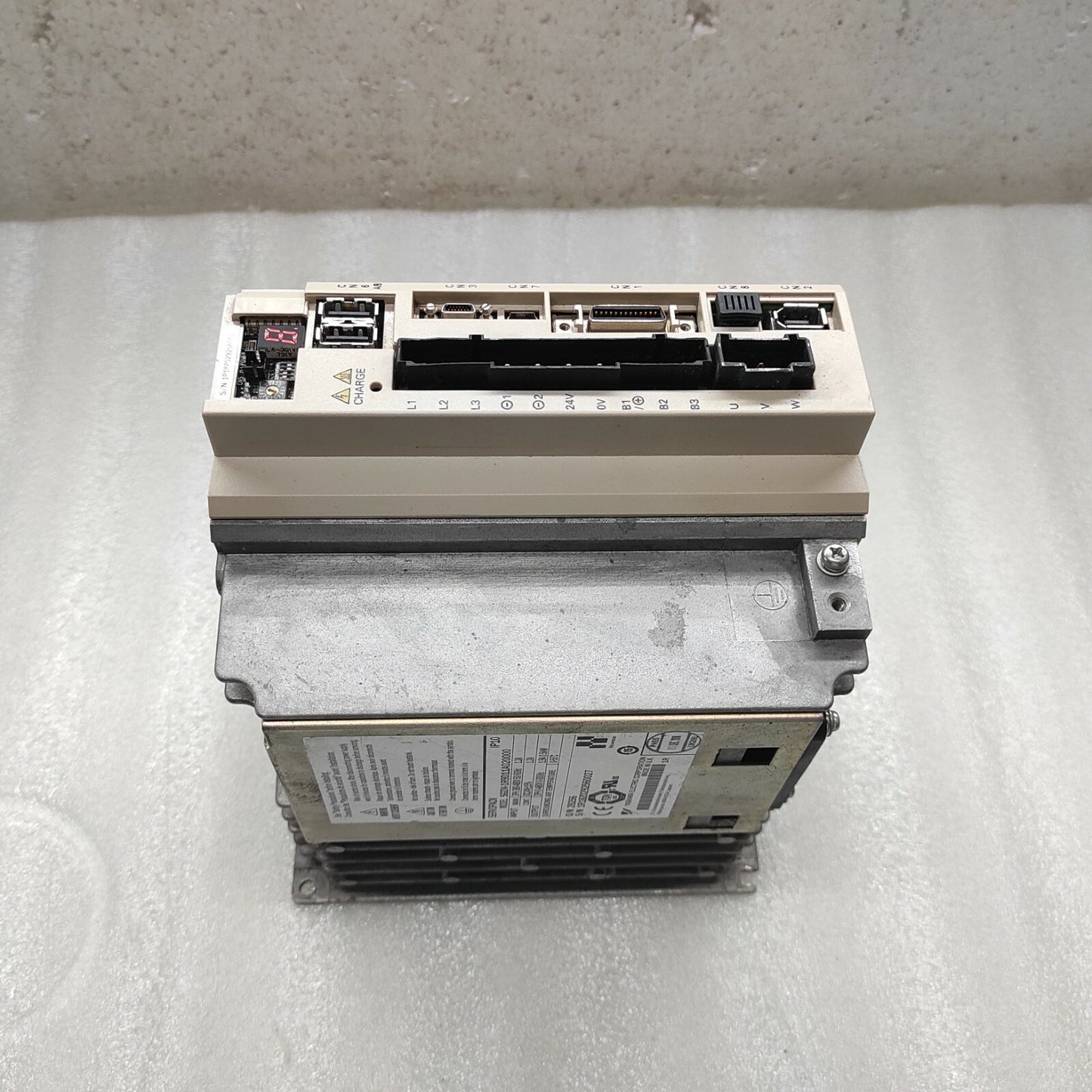 YASKAWA SGDV-1R9D11A020000 SERVOPACK