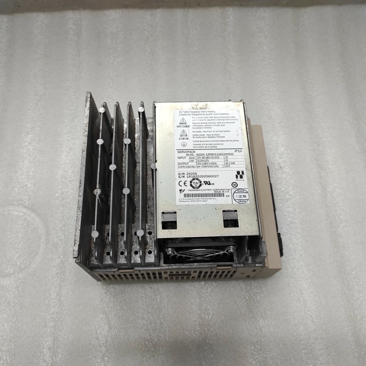 YASKAWA SGDV-1R9D11A020000 SERVOPACK