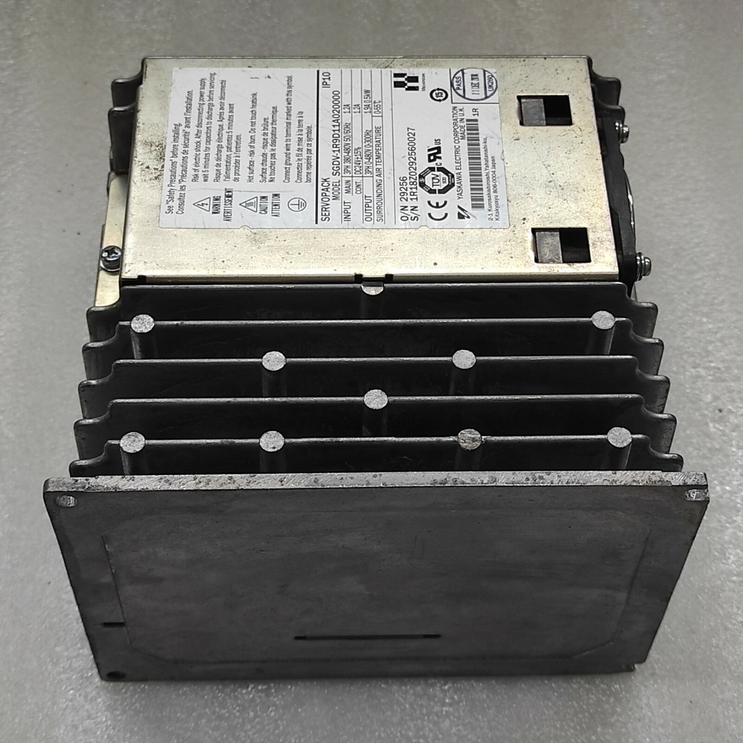 YASKAWA SGDV-1R9D11A020000 SERVOPACK