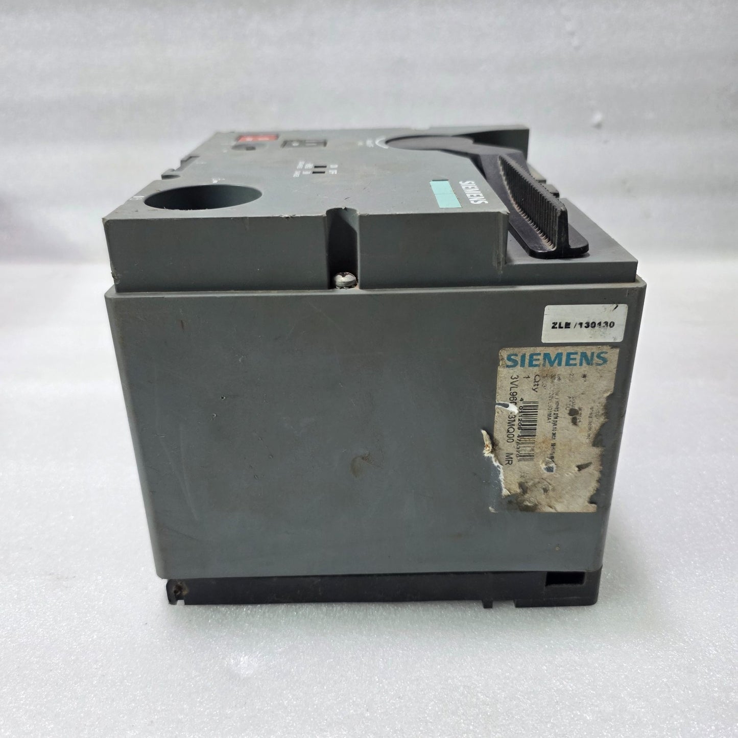 SIEMENS 3VL9600-3MQ00 MOTOR OPERATOR FOR 3VL MCCB | AUTOMATIC ON/OFF MECHANISM |