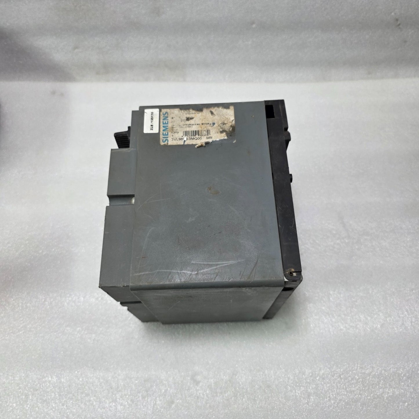 SIEMENS 3VL9600-3MQ00 MOTOR OPERATOR FOR 3VL MCCB | AUTOMATIC ON/OFF MECHANISM |