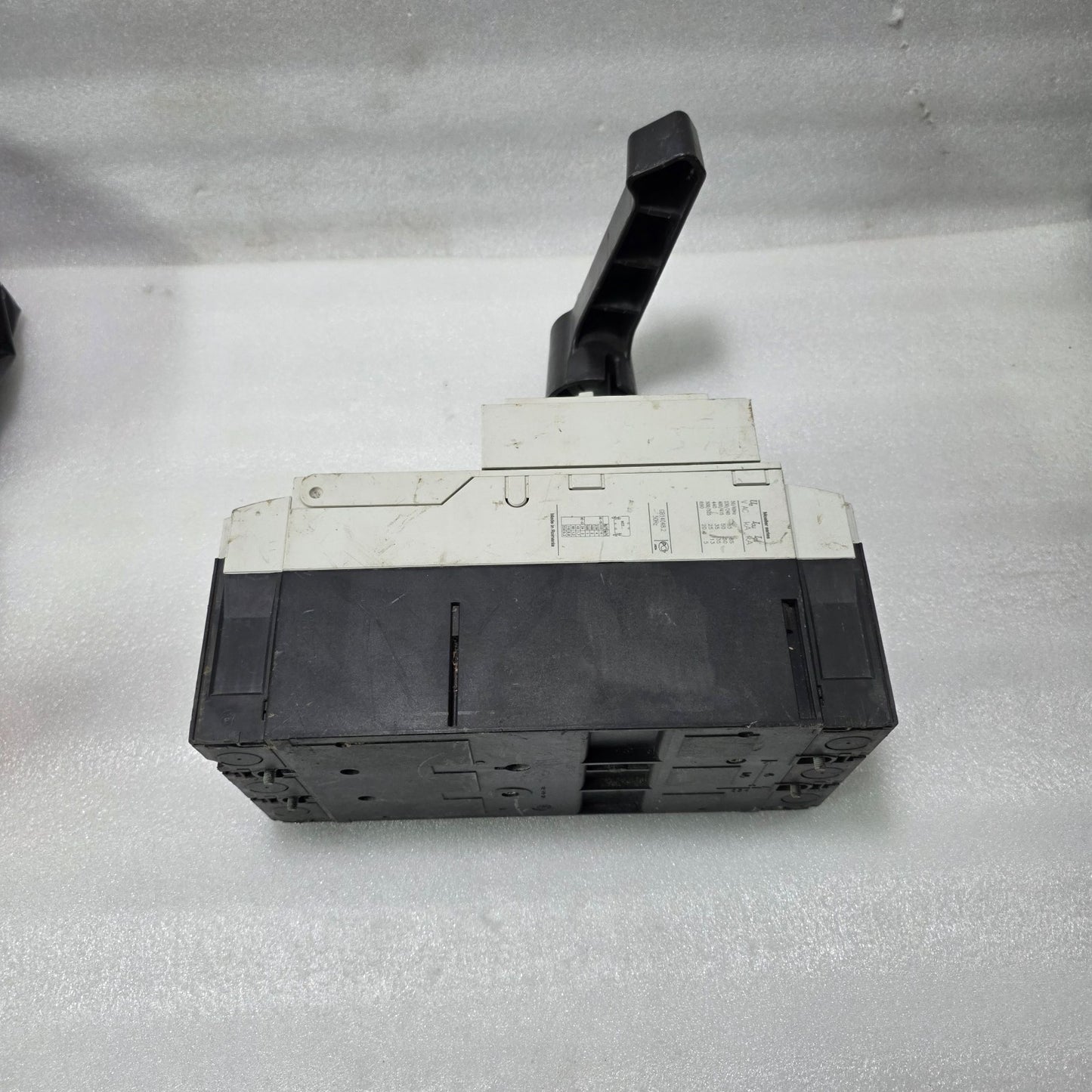 EATON NZM3 400A MCCB WITH CS100 TRIP UNIT | 690V AC / 1000V INSULATION