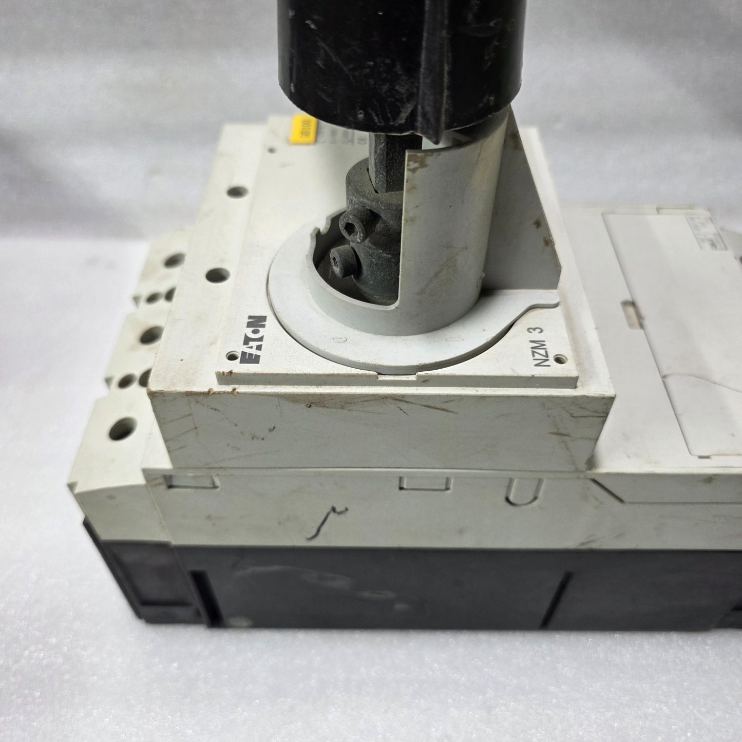 EATON NZM3 600A MOLDED CASE CIRCUIT BREAKER (MCCB) | 690V AC / 1000V RATED