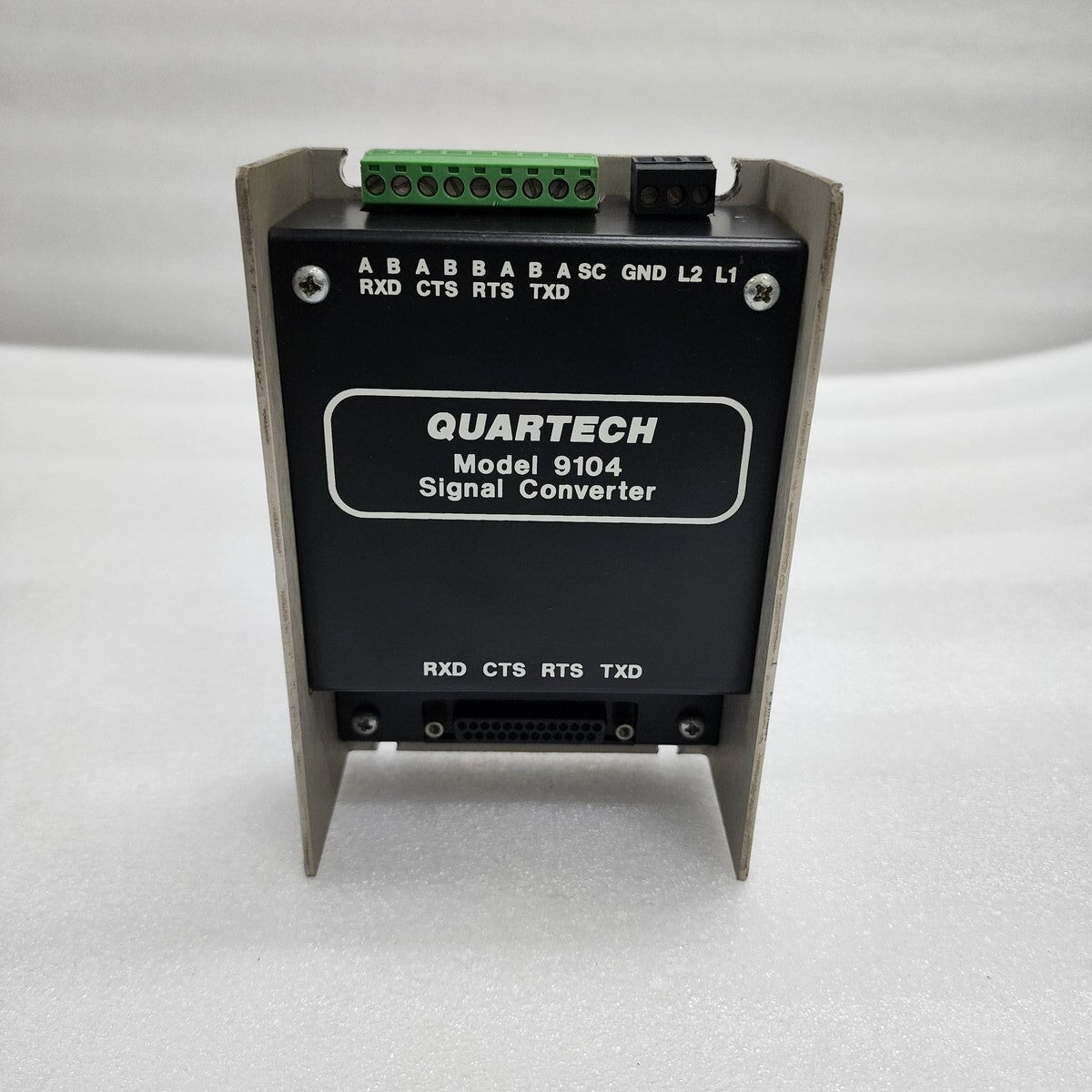 QUARTECH 9104 SIGNAL CONVERTER