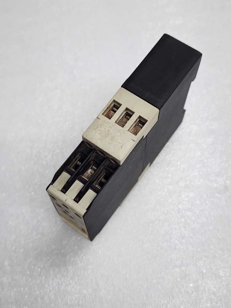 TELEMECANIQUE RE4 RM11BU TIME DELAY RELAY 09969 110-240VAC/24V AC-DC/42-48V AC-D