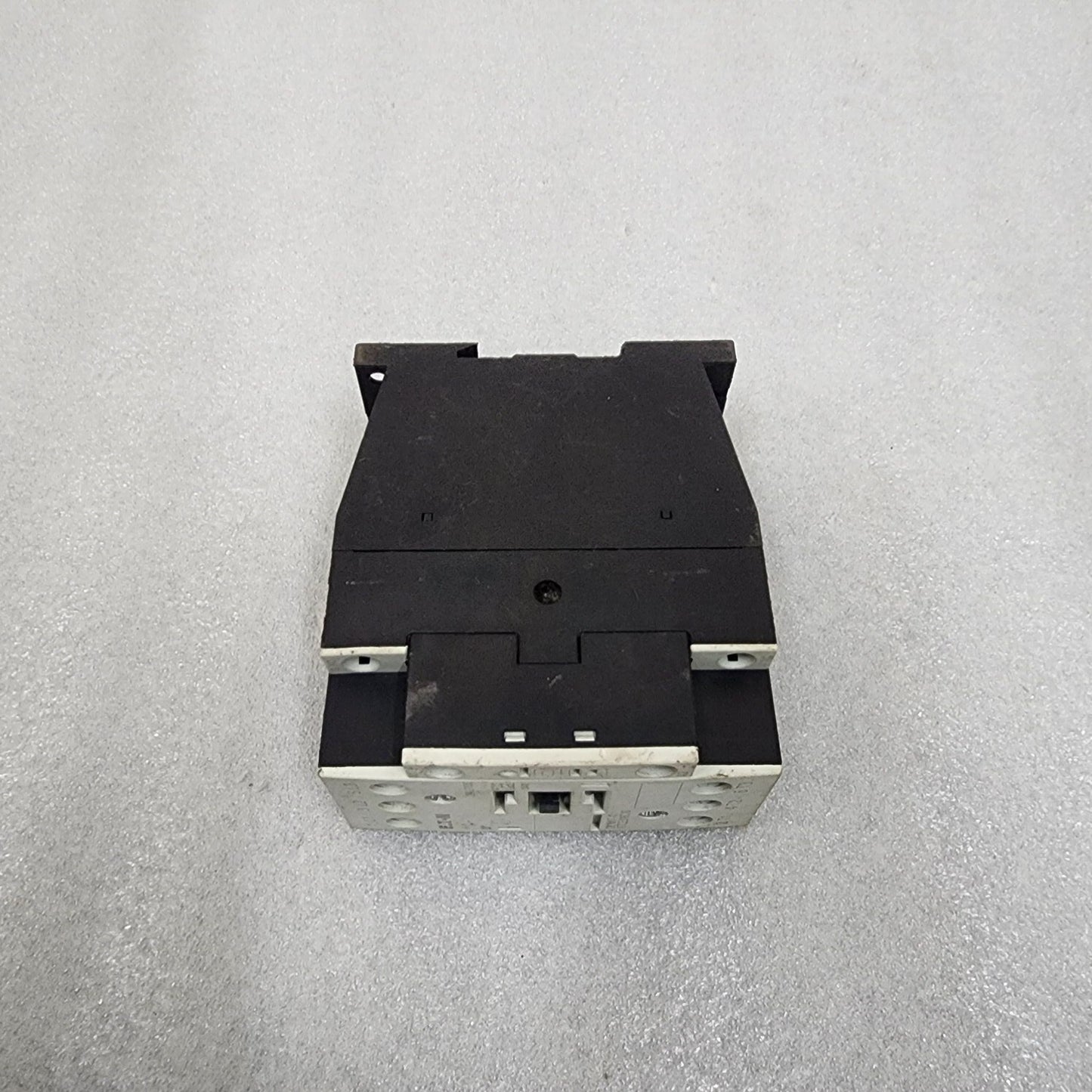 EATON DIL M17-10 3-POLE CONTACTOR XTCE018C10 24-27VDC