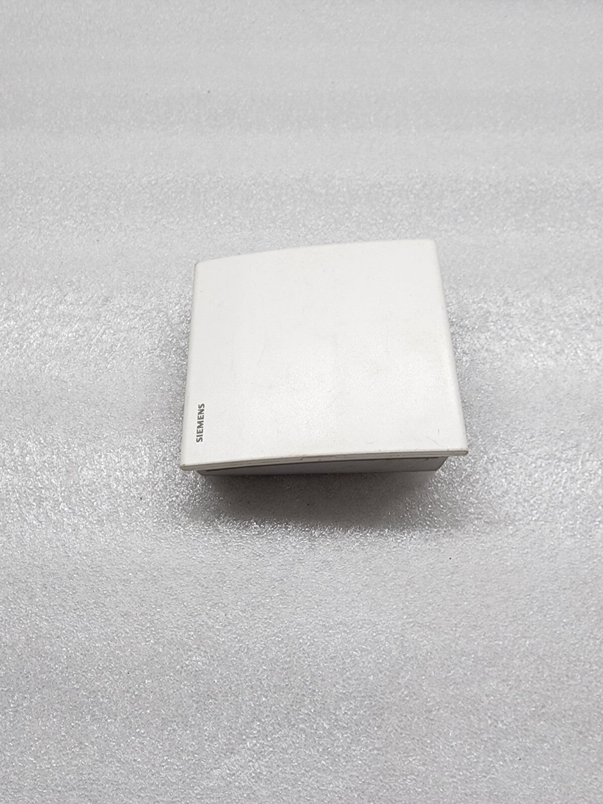 SIEMENS QFA2020 ROOM TEMPERATURE CONTROLLER 131220B