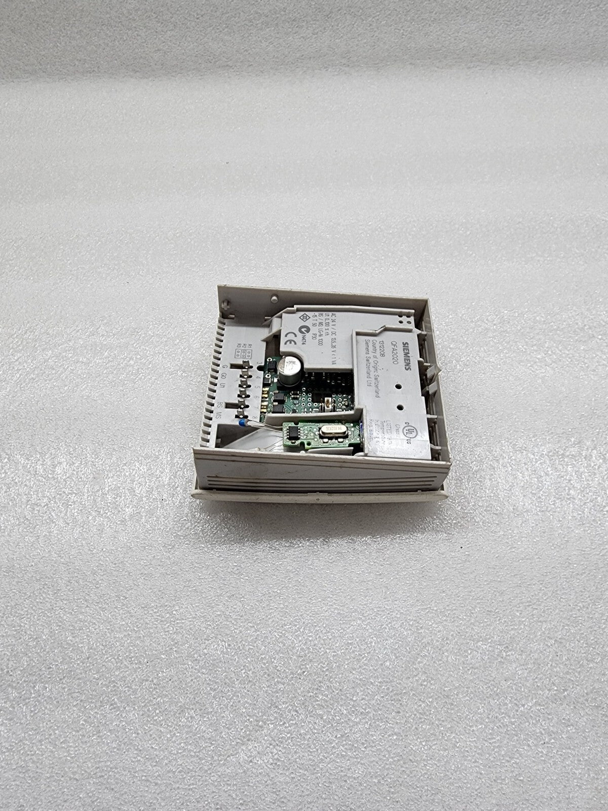 SIEMENS QFA2020 ROOM TEMPERATURE CONTROLLER 131220B