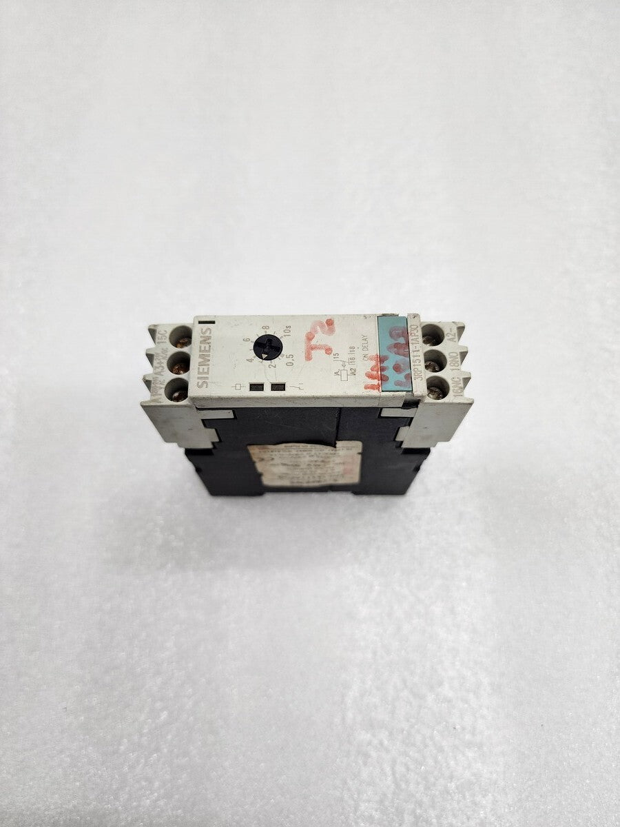 SIEMENS 3RP1511-1AP30 TIME RELAY