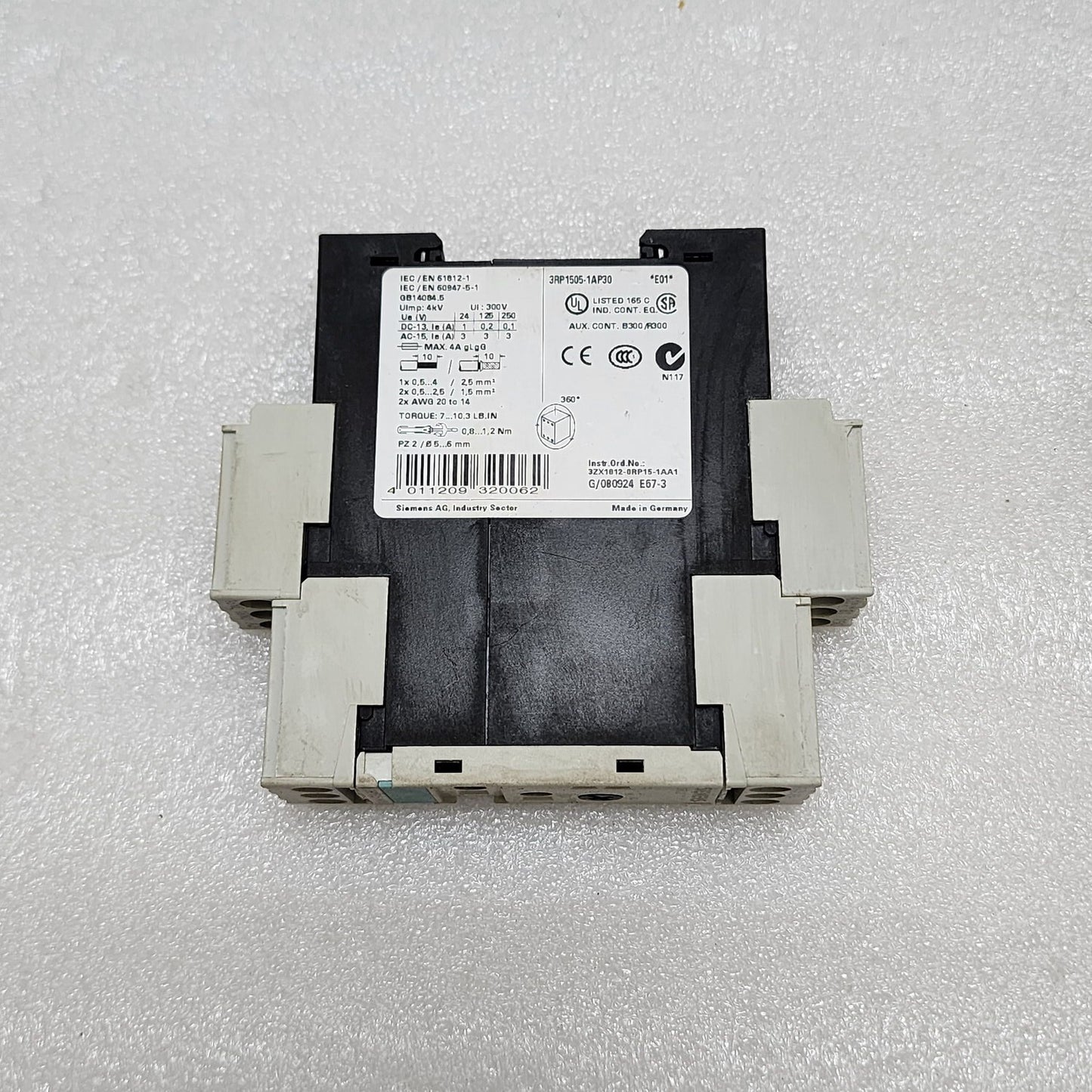 SIEMENS 3RP1511-1AP30 TIME RELAY