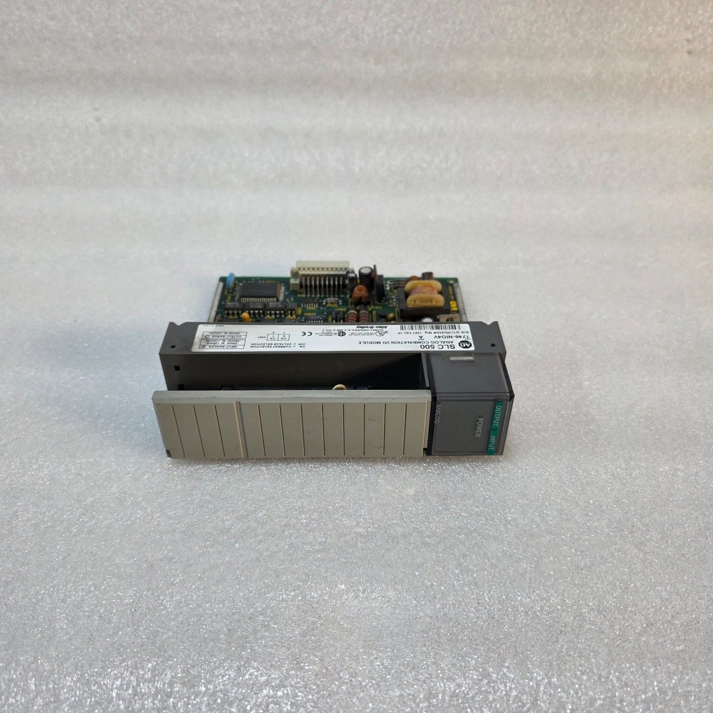 ALLEN-BRADLEY 1746-NIO4V SLC 500 ANALOG COMBINATION I/O MODULE – 2 ANALOG INPUTS