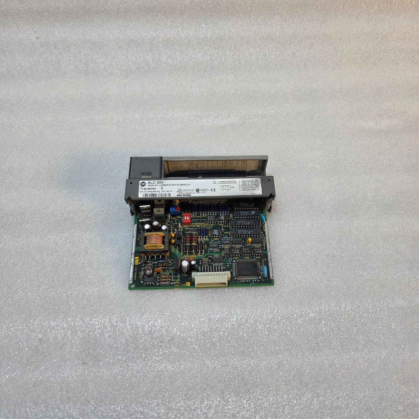 ALLEN-BRADLEY 1746-NIO4V SLC 500 ANALOG COMBINATION I/O MODULE – 2 ANALOG INPUTS
