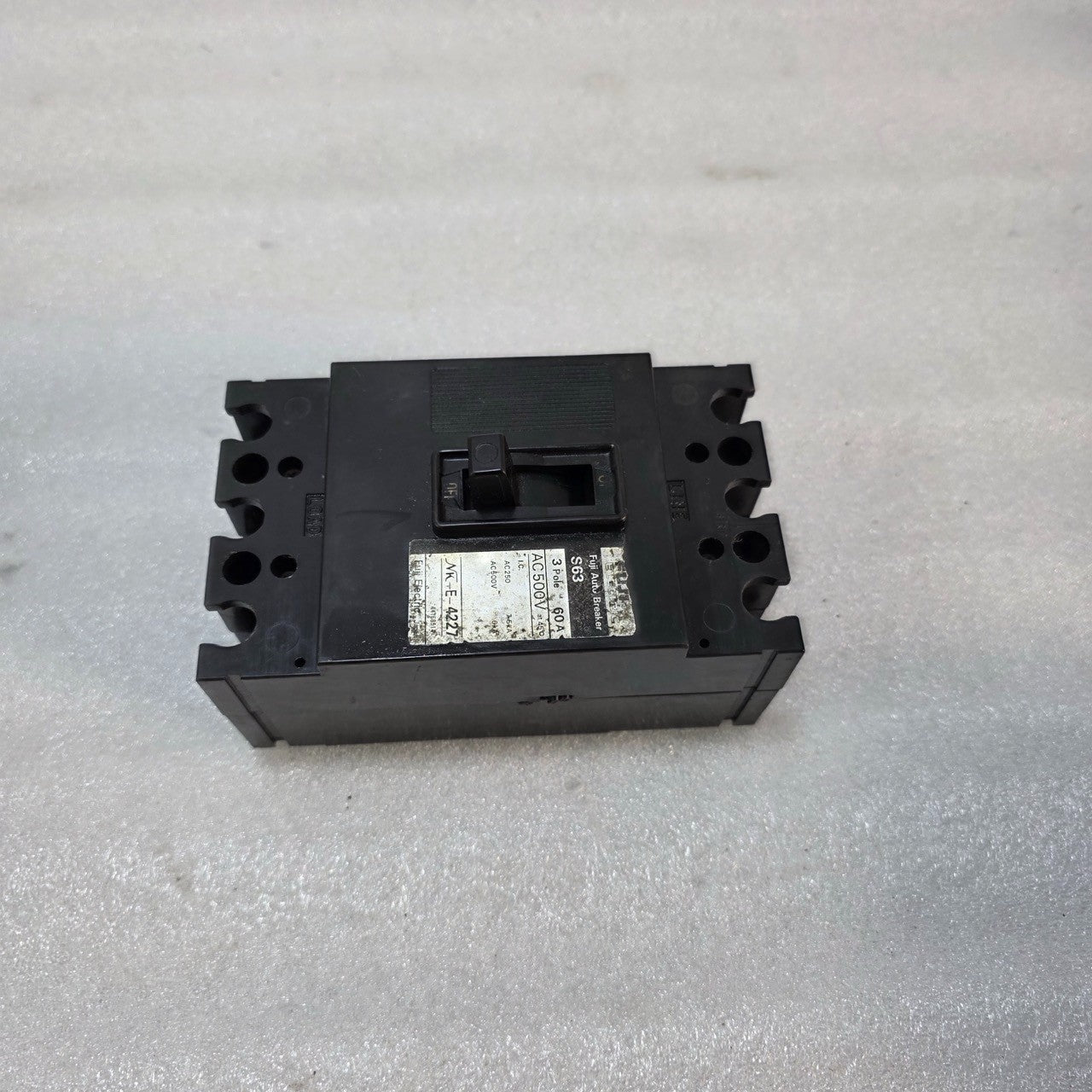 FUJI ELECTRIC S63 3-POLE CIRCUIT BREAKER 60A