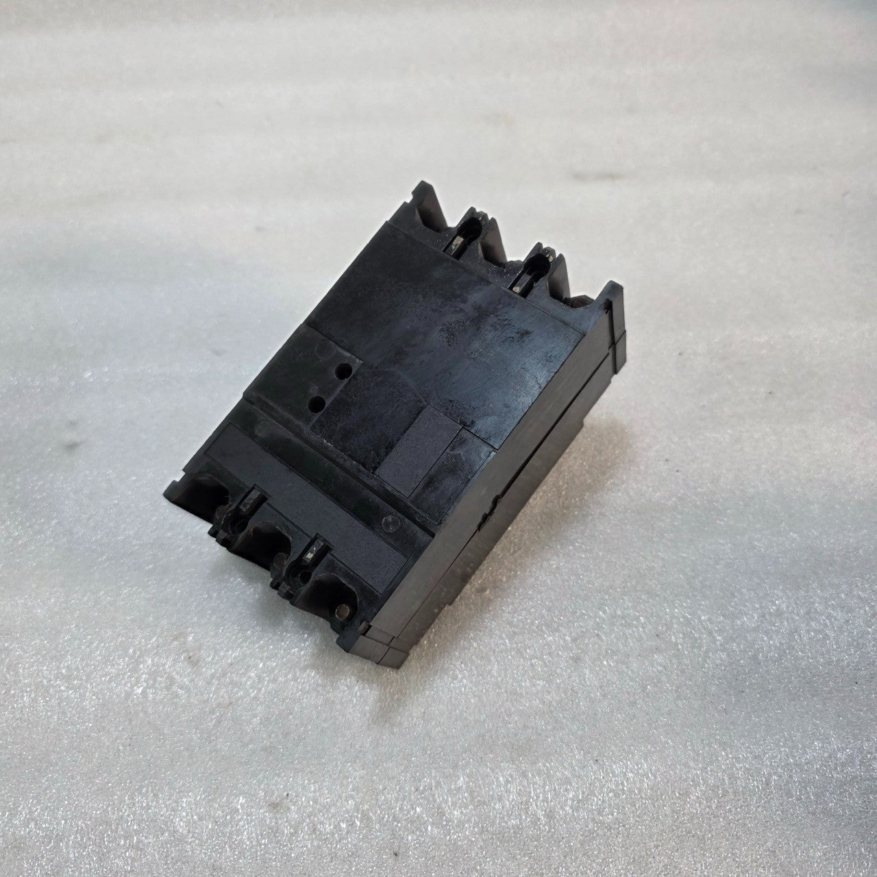 FUJI ELECTRIC S63 3-POLE CIRCUIT BREAKER 60A