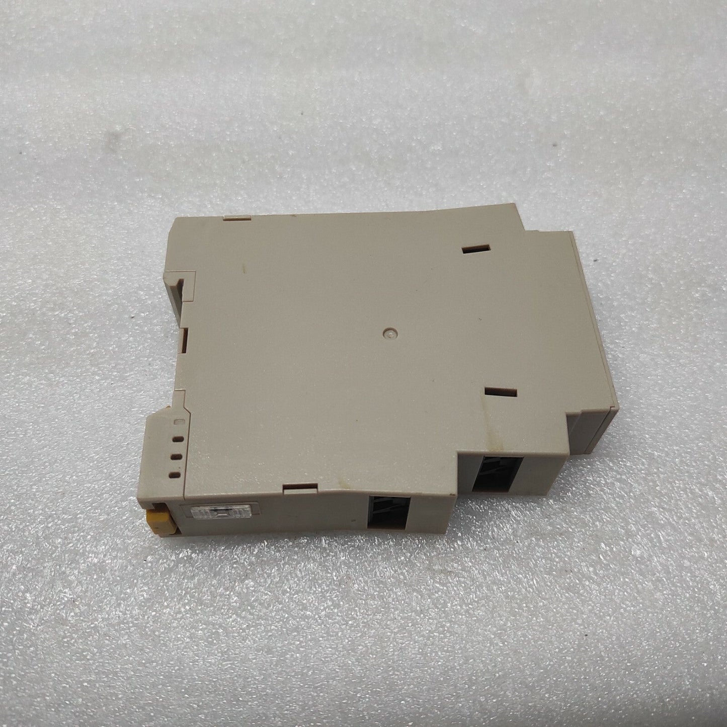 OMRON H3DE-M2 MULTIFUNCTION TIME RELAY 0.1S-120H 24-230VAC/DC