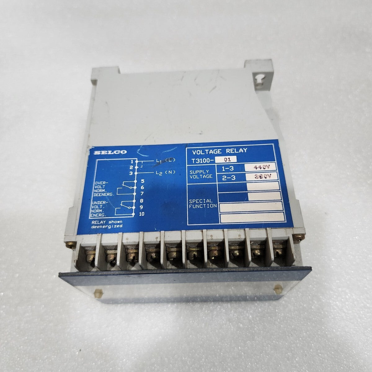 SELCO T3100-01 VOLTAGE RELAY 380-440V