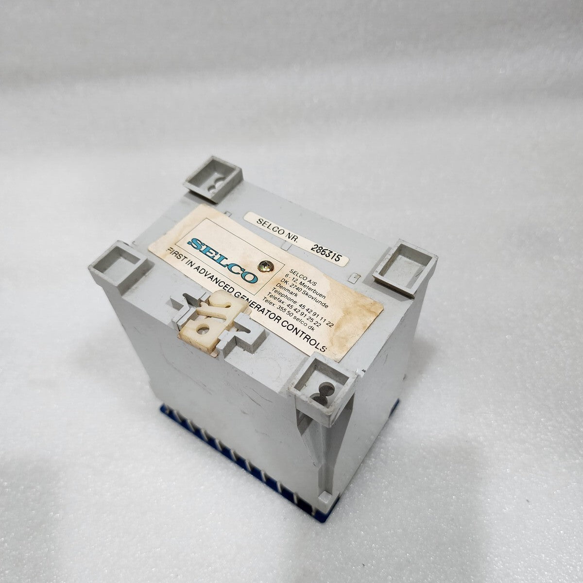 SELCO T3100-01 VOLTAGE RELAY 380-440V