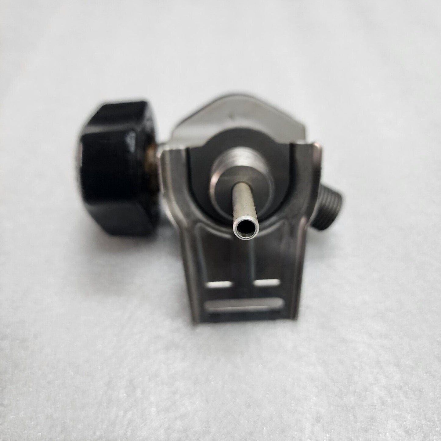 SCOTT BREATHING AIR CYLINDER VALVE 300 BAR THREAD M18
