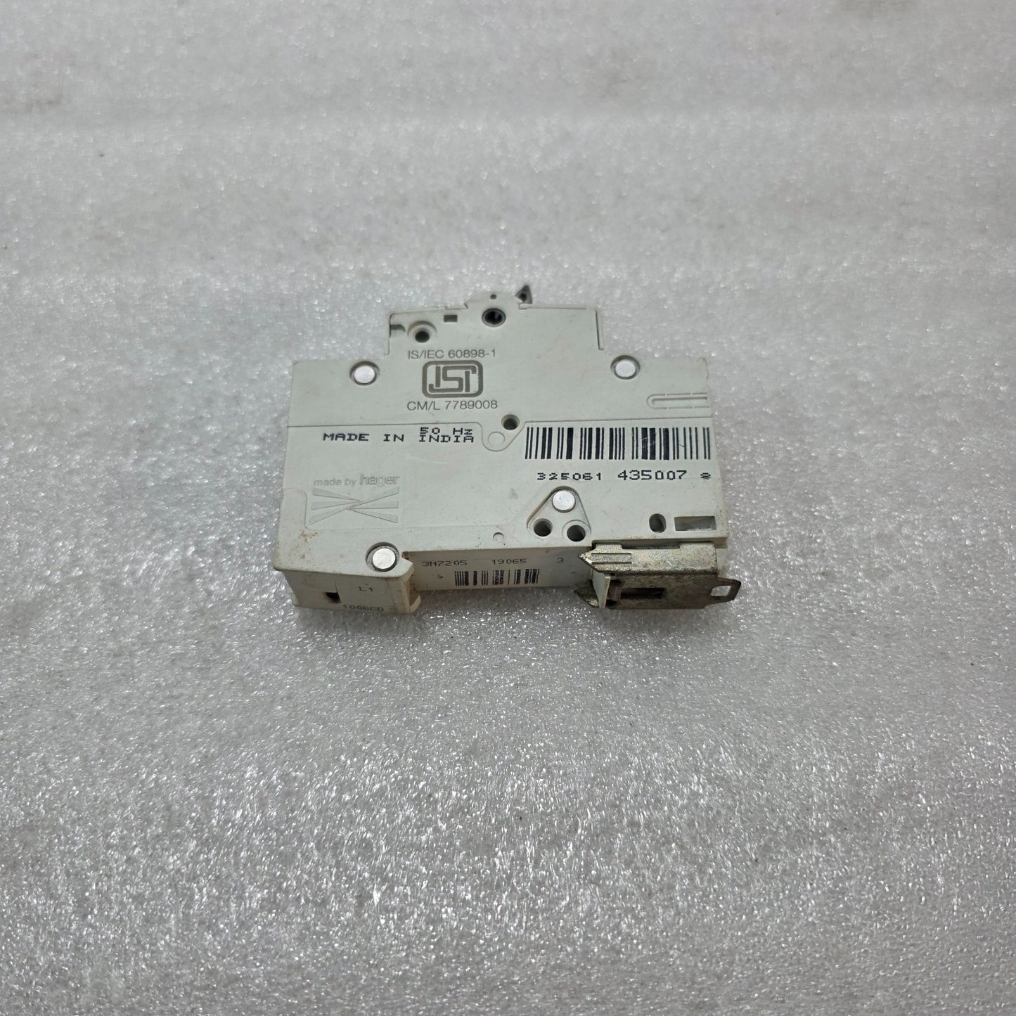 HAGER APTIS Y1106 C6 SINGLE POLE MINIATURE CIRCUIT BREAKER (MCB) 6A 6KA