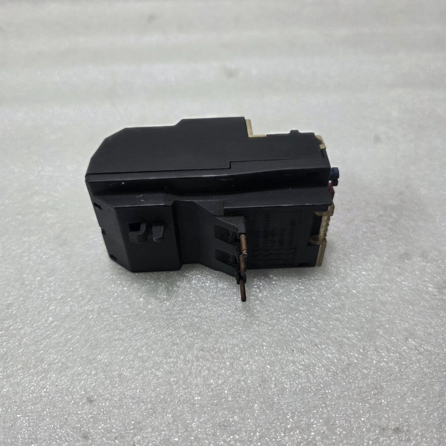 TELEMECANIQUE LR2 D1305 THERMAL OVERLOAD RELAY 0.63–1A MOTOR PROTECTION RELAY