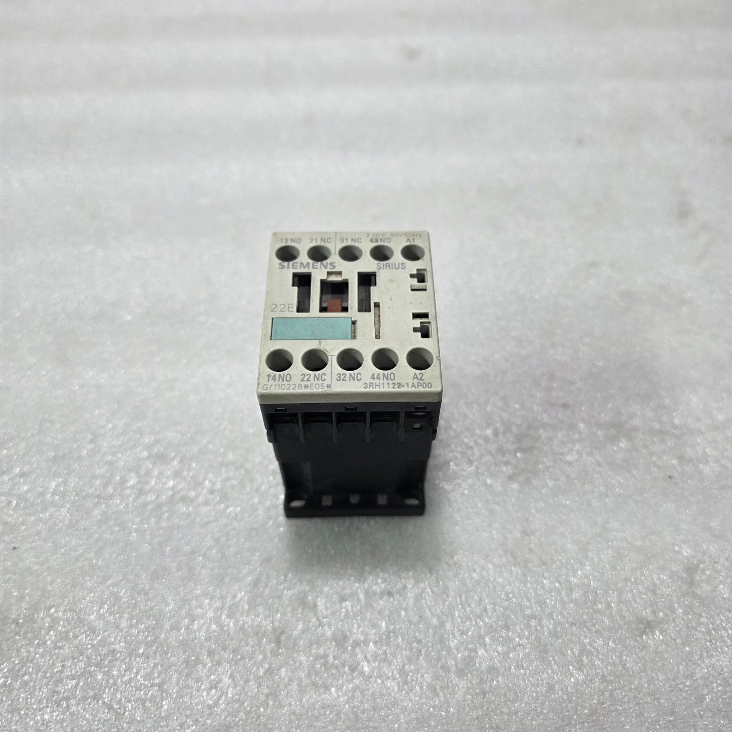 SIEMENS SIRIUS 3RH1122-1AP00 AUXILIARY CONTACTOR RELAY 4-POLE 2NO+2NC 230V AC