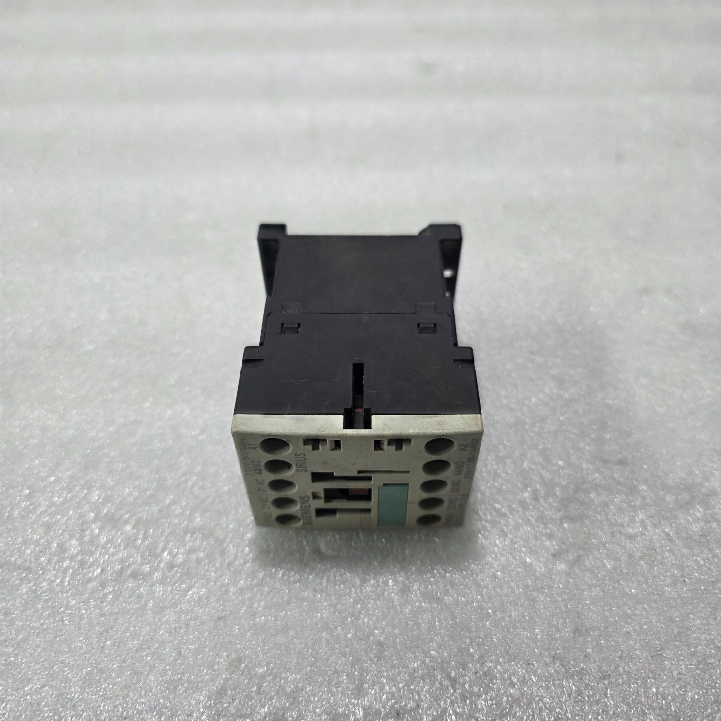 SIEMENS SIRIUS 3RH1122-1AP00 AUXILIARY CONTACTOR RELAY 4-POLE 2NO+2NC 230V AC