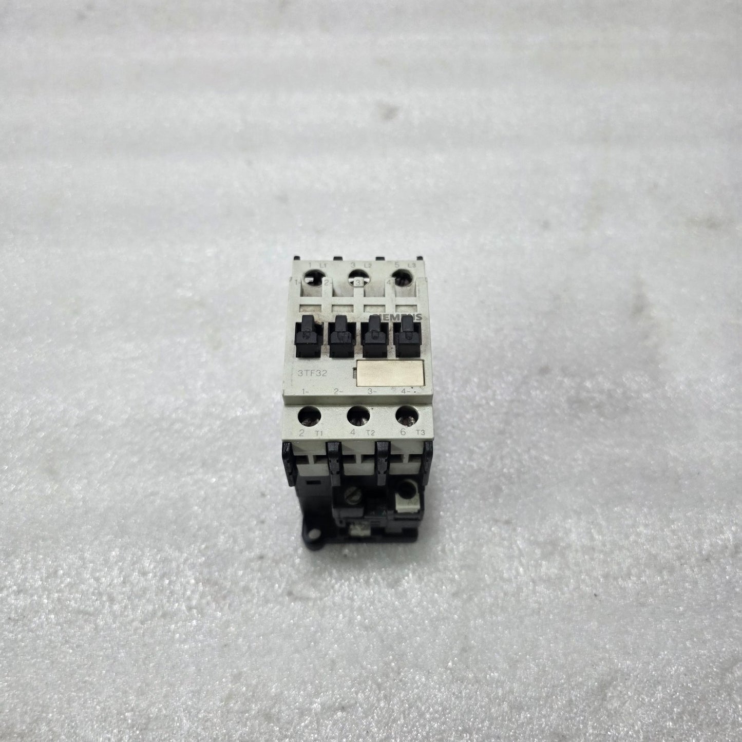 SIEMENS 3TF3200 AC CONTACTOR 3-POLE 230V 50/60HZ