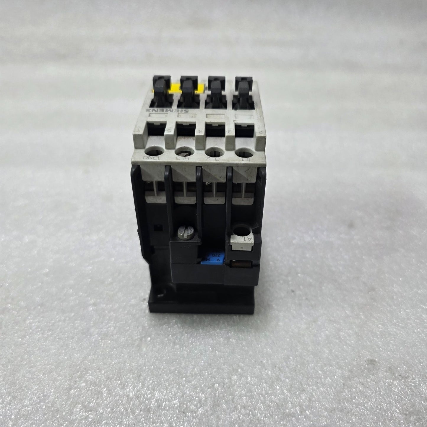 SIEMENS 3TF3110-0A 3-POLE POWER CONTACTOR 220V 50HZ / 264V 60HZ