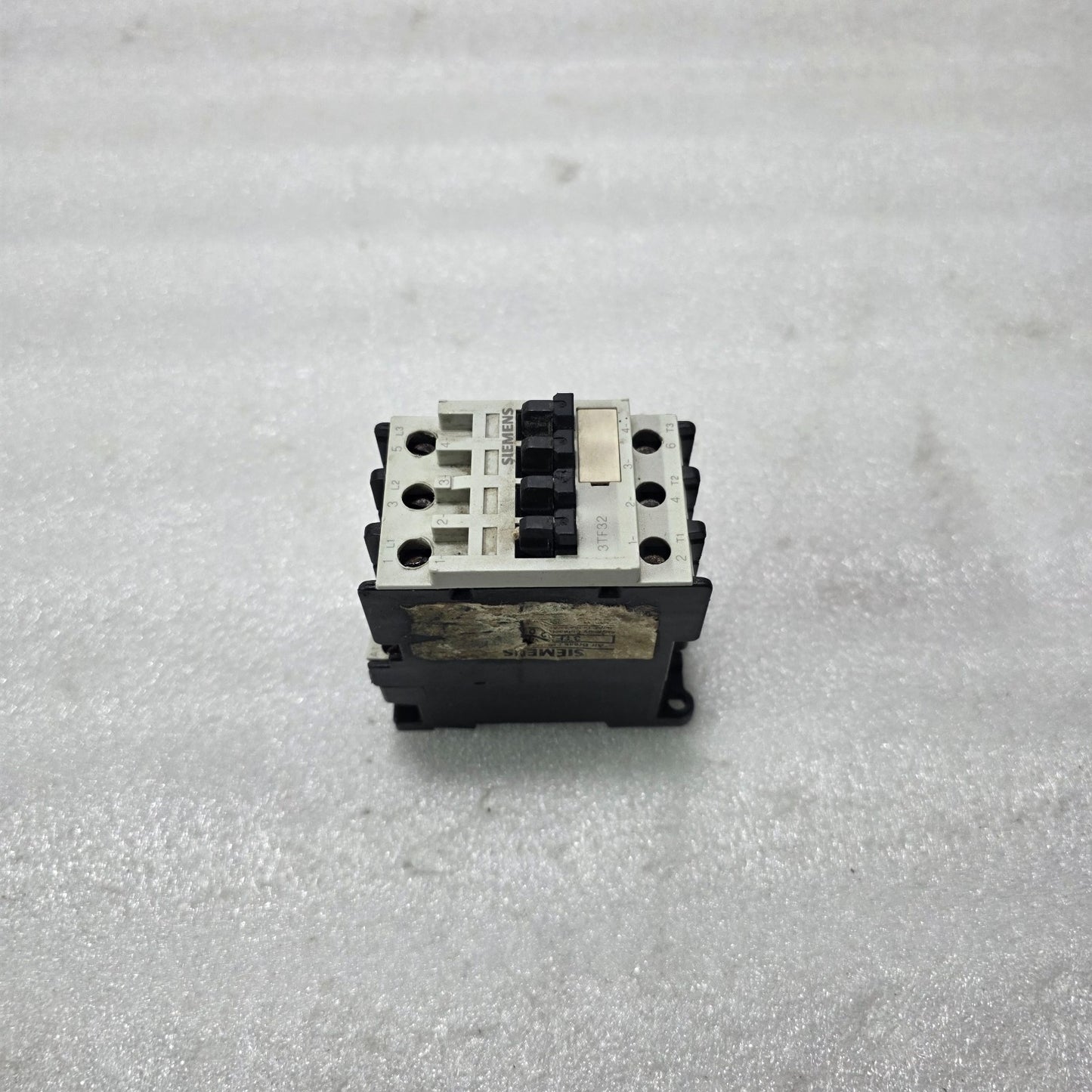 SIEMENS 3TF3200 AC CONTACTOR 3-POLE 230V 50/60HZ