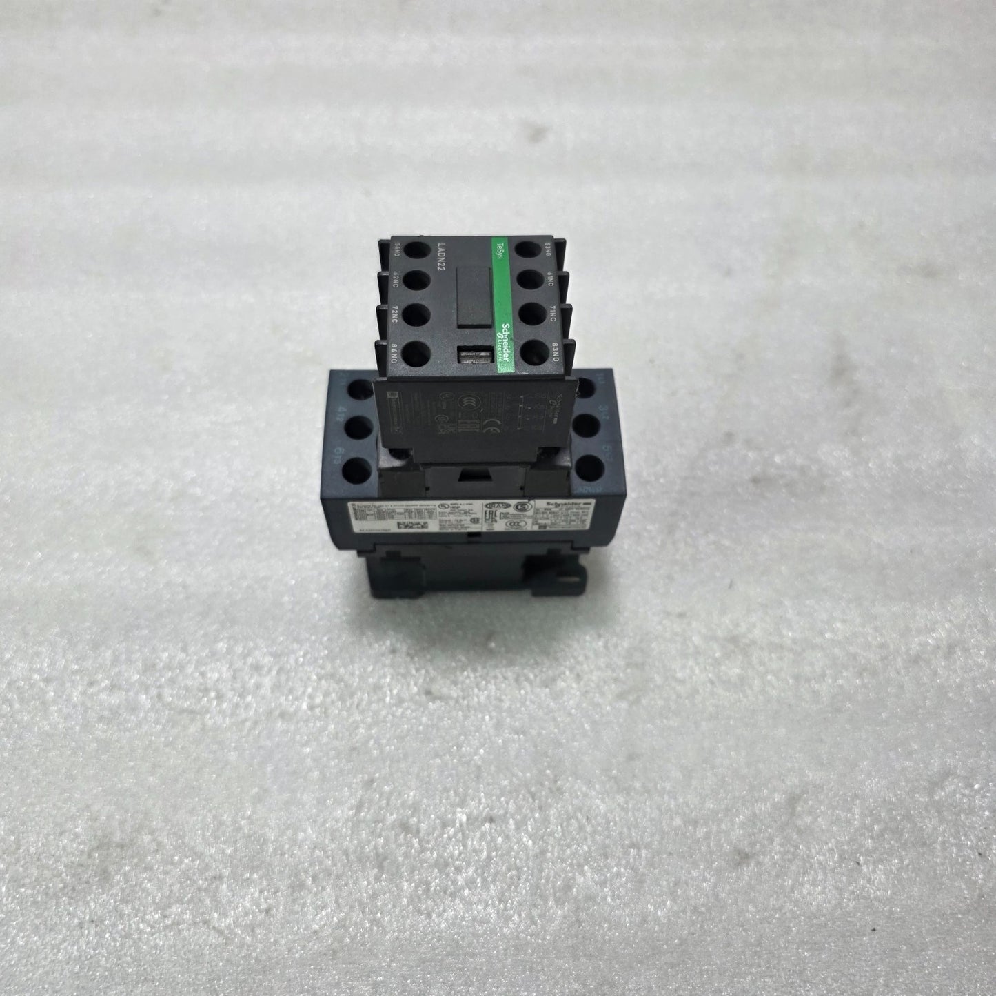 S ELECTRIC LC1D32 3P CONTACTOR 32A W/ LADN22 AUXILIARY CONTACT BLOCK