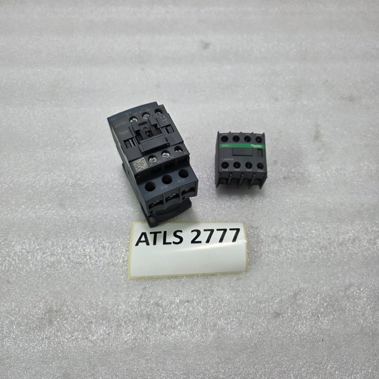 S ELECTRIC LC1D32 3P CONTACTOR 32A W/ LADN22 AUXILIARY CONTACT BLOCK