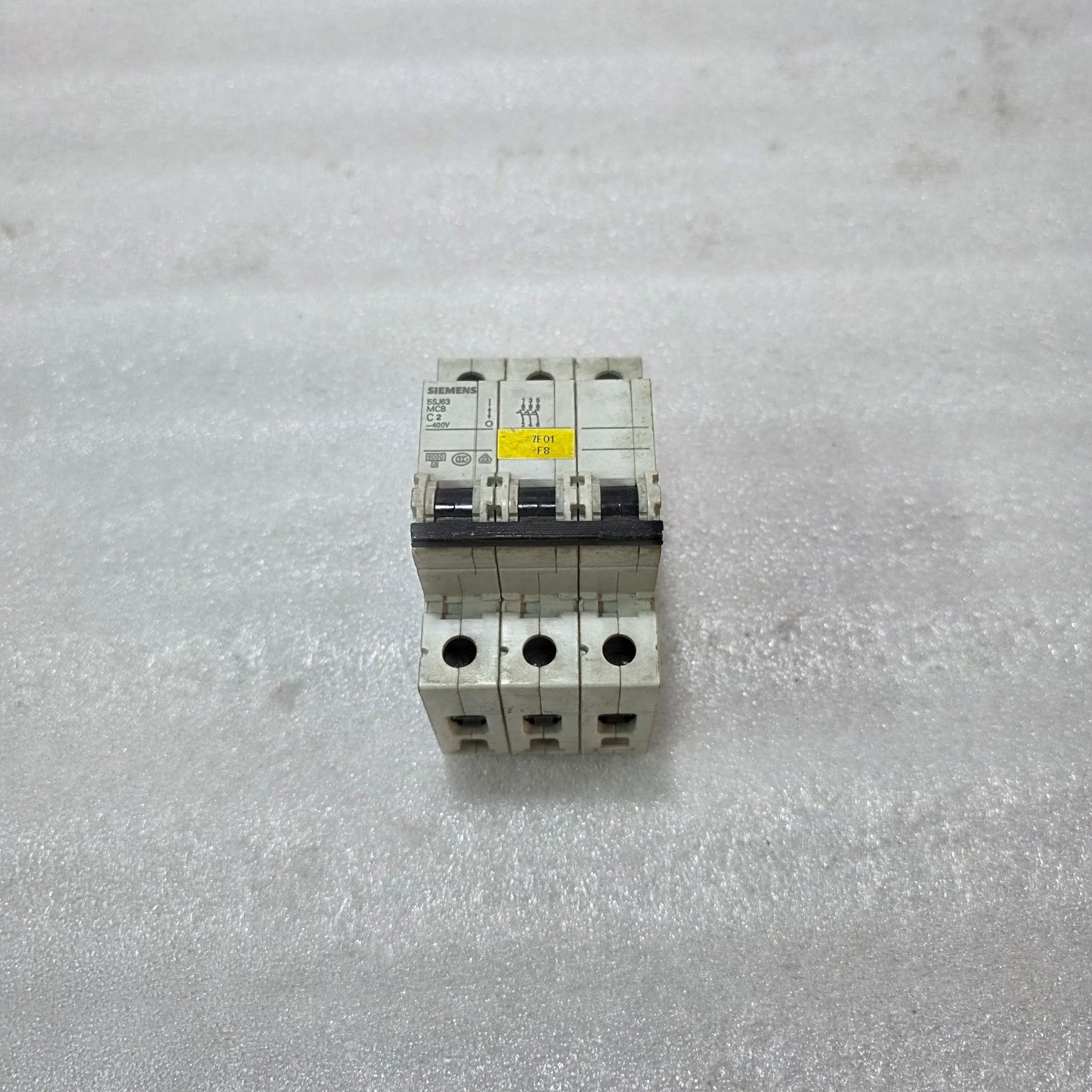 SIEMENS 5SJ63 2A 3-POLE TYPE C MCB 400V 6kA INDUSTRIAL CIRCUIT BREAKER