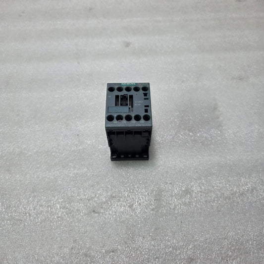 SIEMENS SIRIUS 3RH2131-1AP00 AUXILIARY CONTACTOR / CONTROL RELAY 4POLE COIL 230V