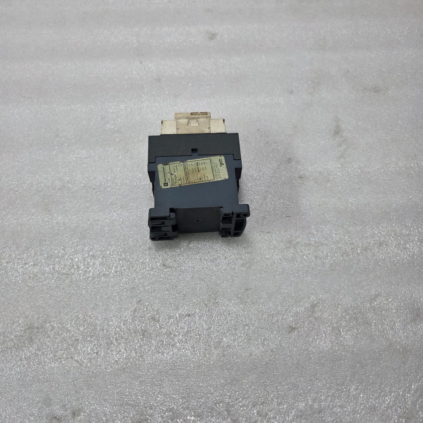S ELECTRIC LC1D09BD CONTACTOR 9A 24V DC COIL W/ LADN22 AUXILIARY BLOCK 2NO+2NC
