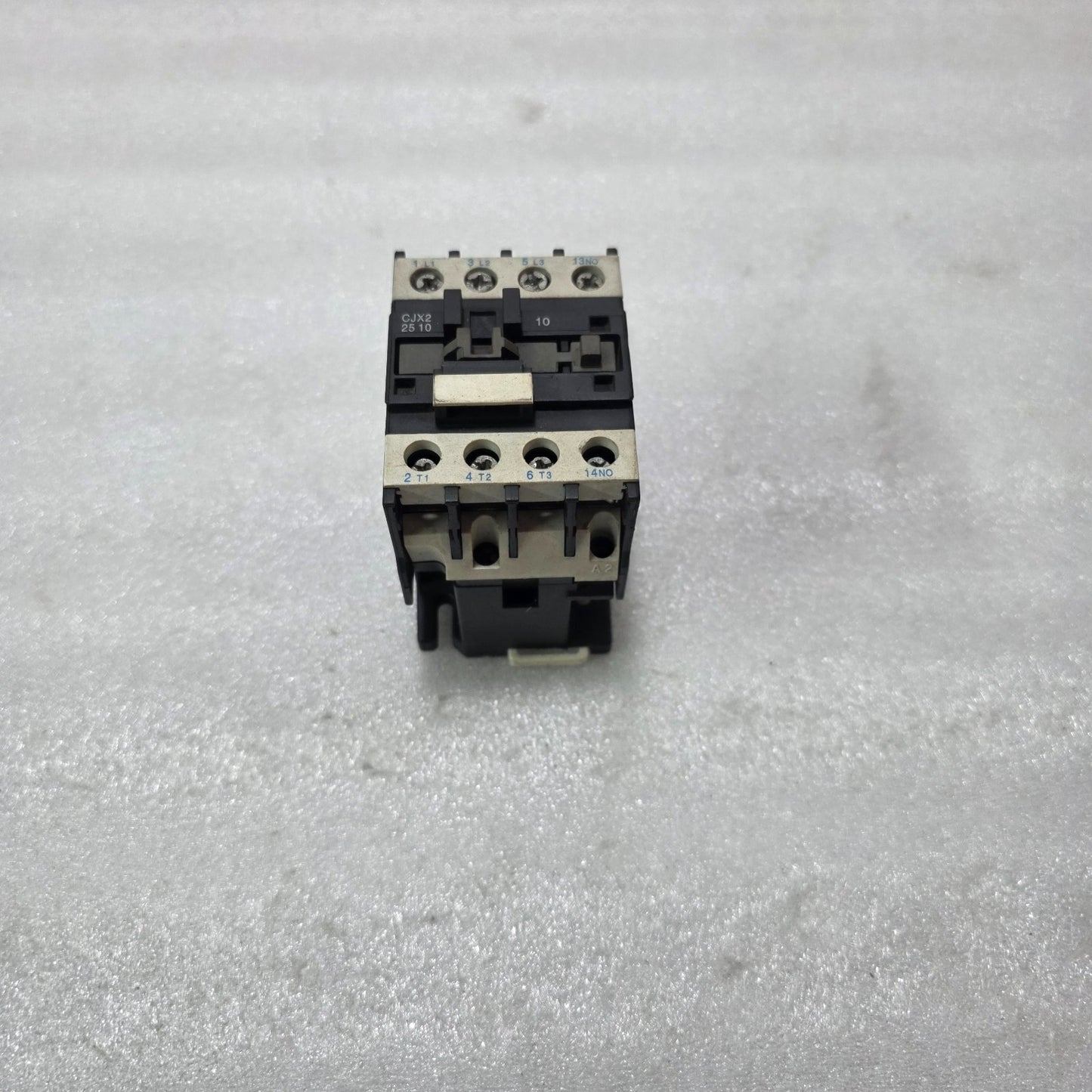 PEOPLE ELECTRIC CJX2-2510 AC CONTACTOR 3-POLE MAIN + 1NO AUX 25A 220V AC