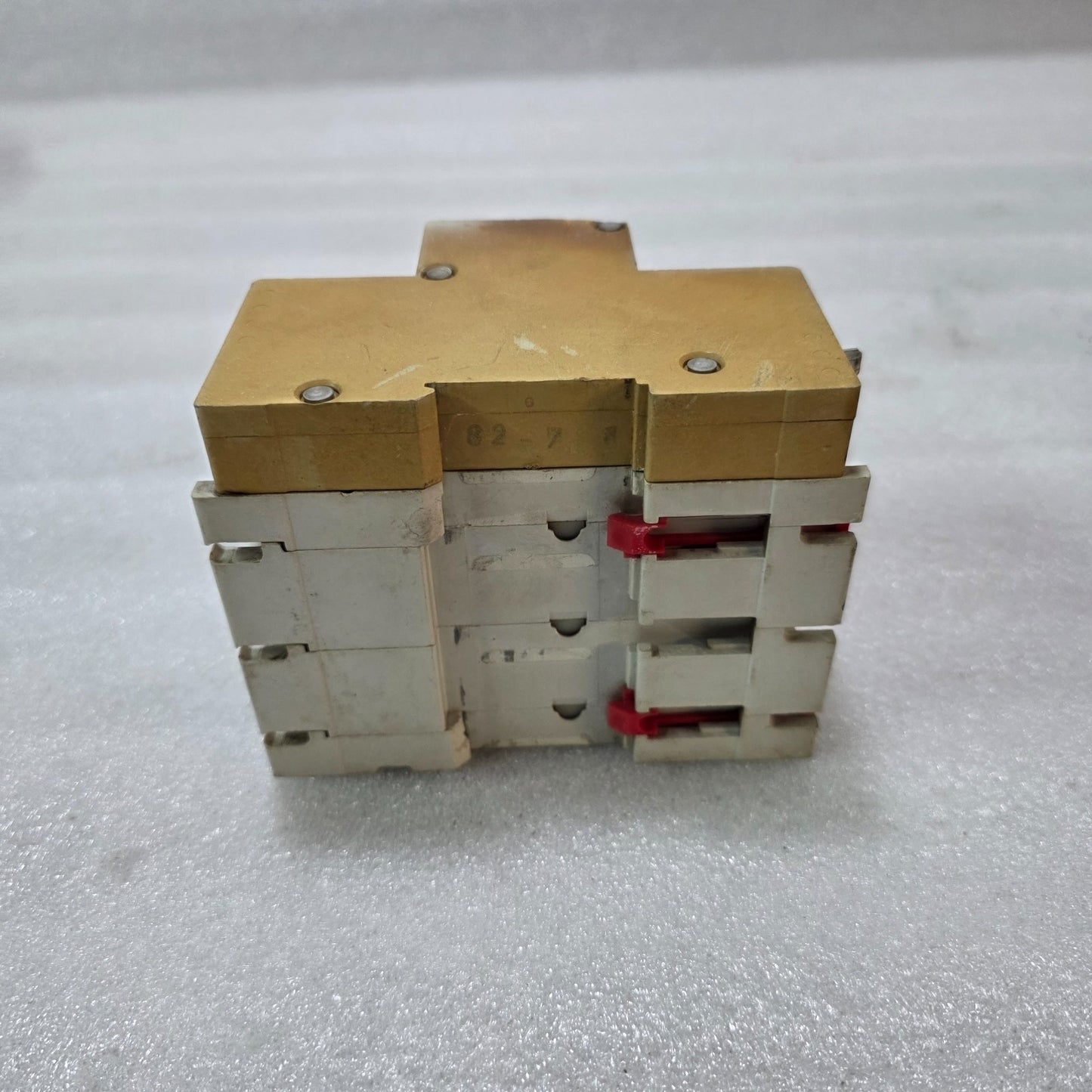 MERLIN GERIN MULTI9 C100 40A 3-POLE TYPE C MCB WITH SD-OF AUXILIARY CONTACT INDU