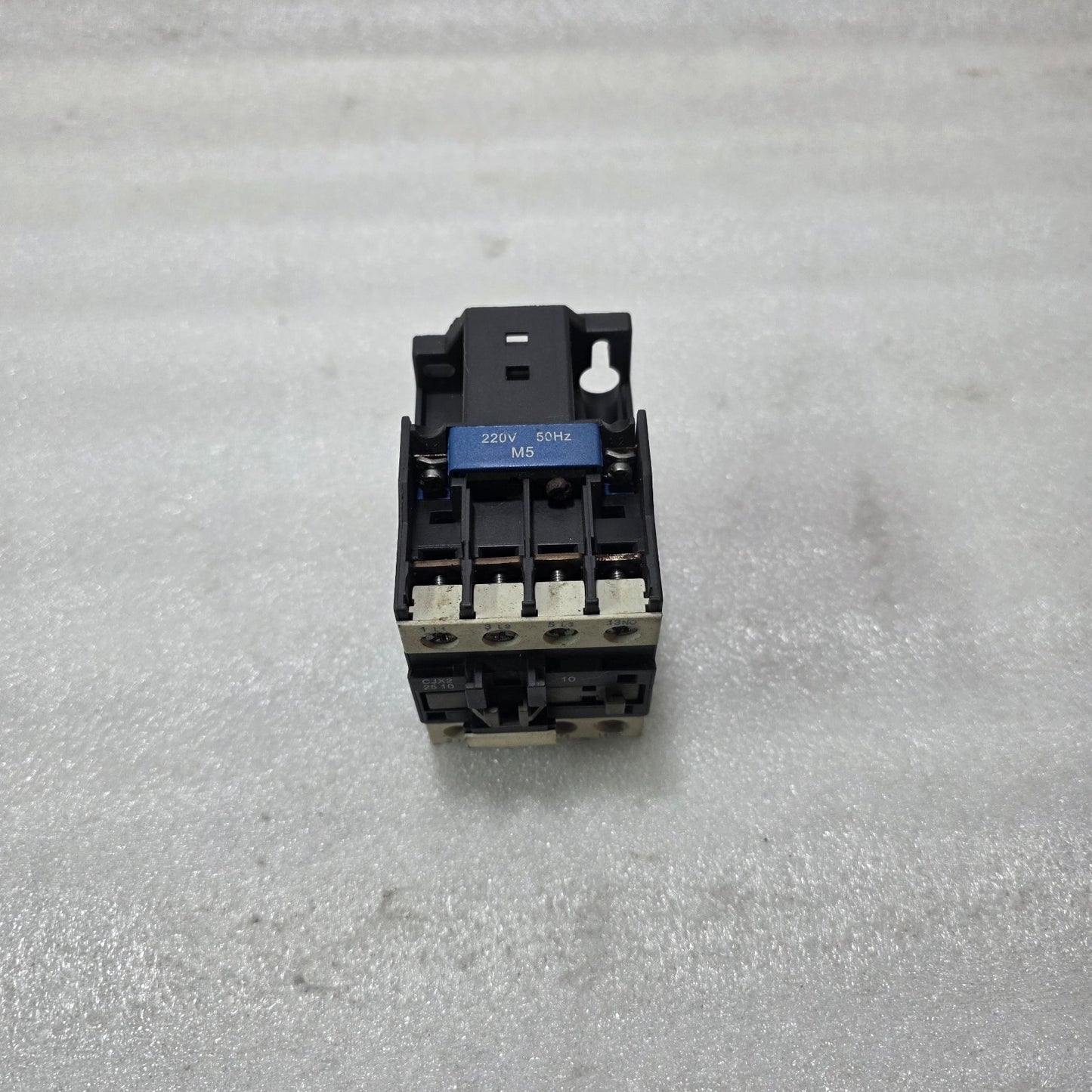 PEOPLE ELECTRIC CJX2-2510 AC CONTACTOR 3-POLE MAIN + 1NO AUX 25A 220V AC